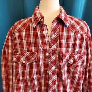 Men’s Lightweight button up 100% cotton Red plaid shirt -Large